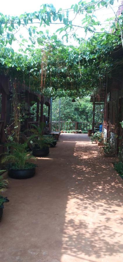 Bee Bee'S Chalets Home Stay And Trekking Banlung Exterior foto